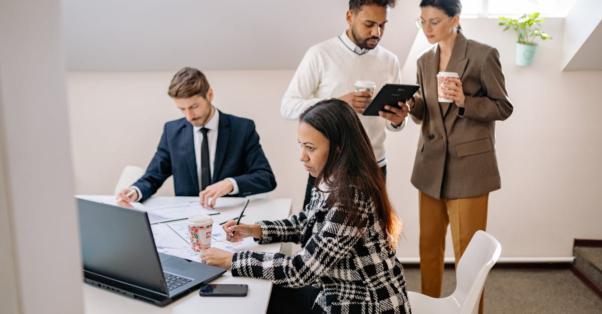 全新微信批发：深圳注册公司找代理